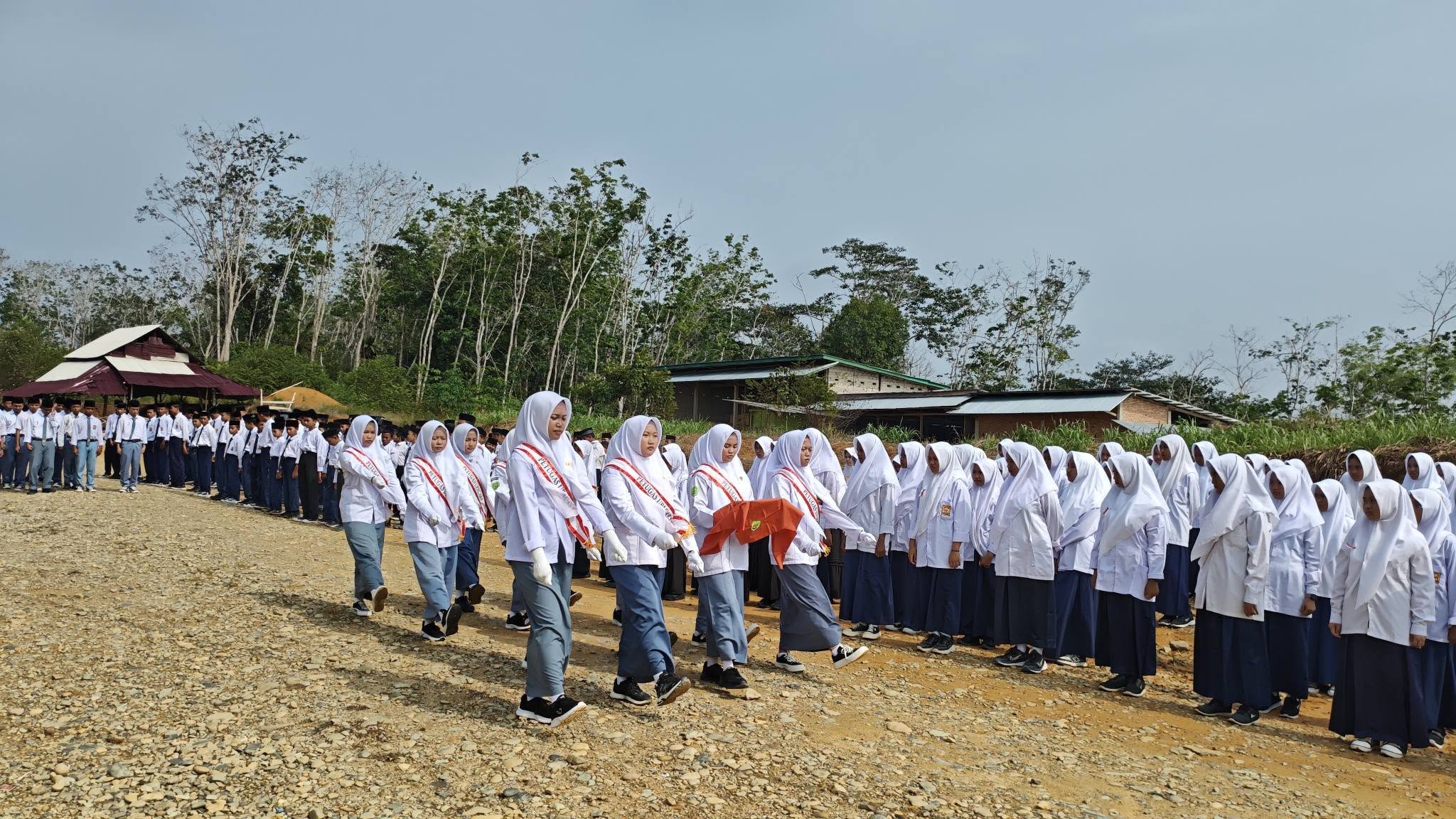 Dokumentasi Upacara Bendera 17 Agustus di Ponpes Syaikh Daud Al Masrur